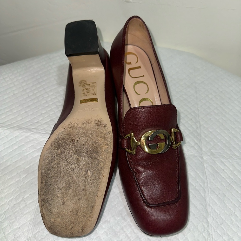 Gucci Women's Burgundy Leather Loafers with Gold Accent - Picture 4 of 14